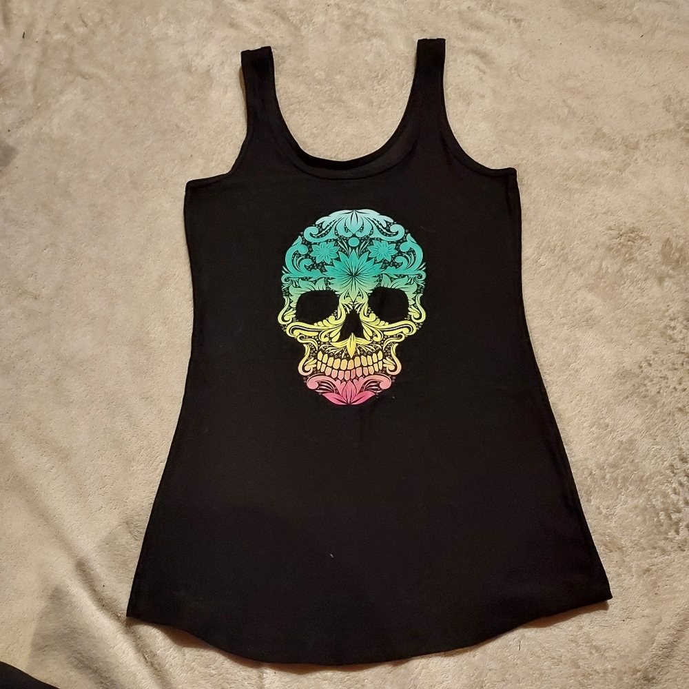 NO BOUNDARIES Lot if 2 soft stretchy tanks! Size medium